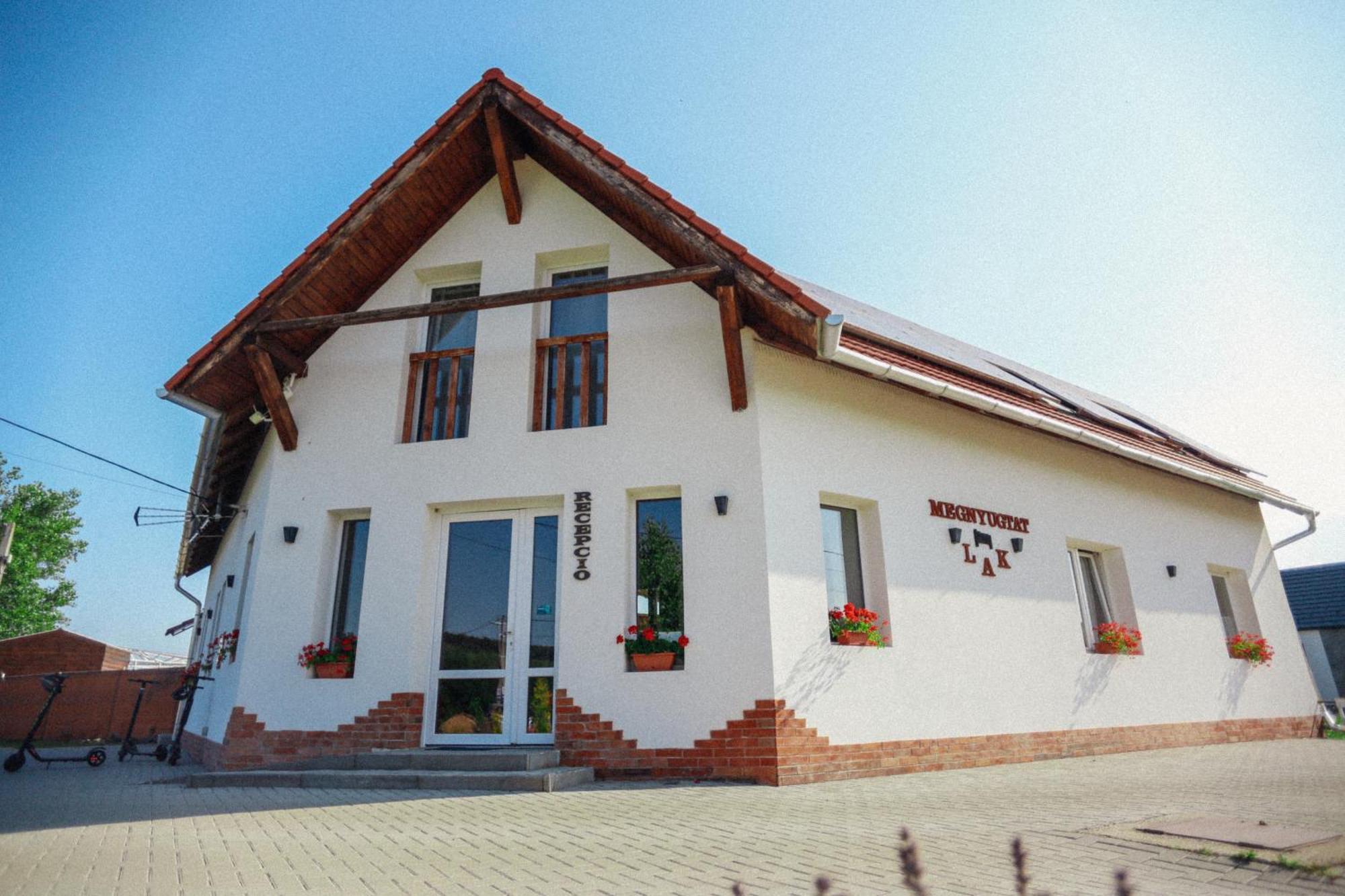 Megnyugtat-lak Apartmanház Demjén Exterior foto